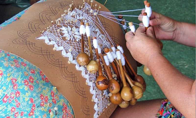 Um Dia de Artesanato e Colheita de Bananas com Minha Família